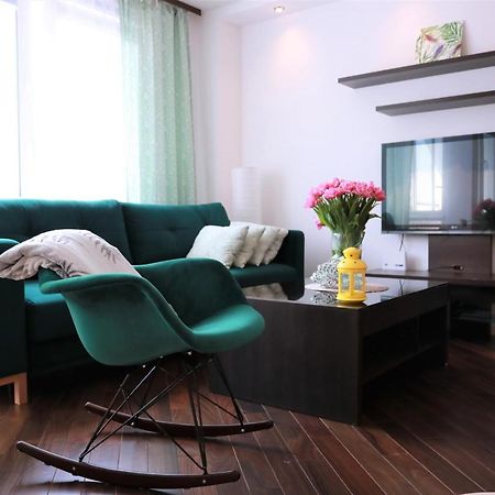 Stylish And Spacious By Cooee Apartments Warsawa Bagian luar foto