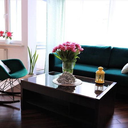 Stylish And Spacious By Cooee Apartments Warsawa Bagian luar foto