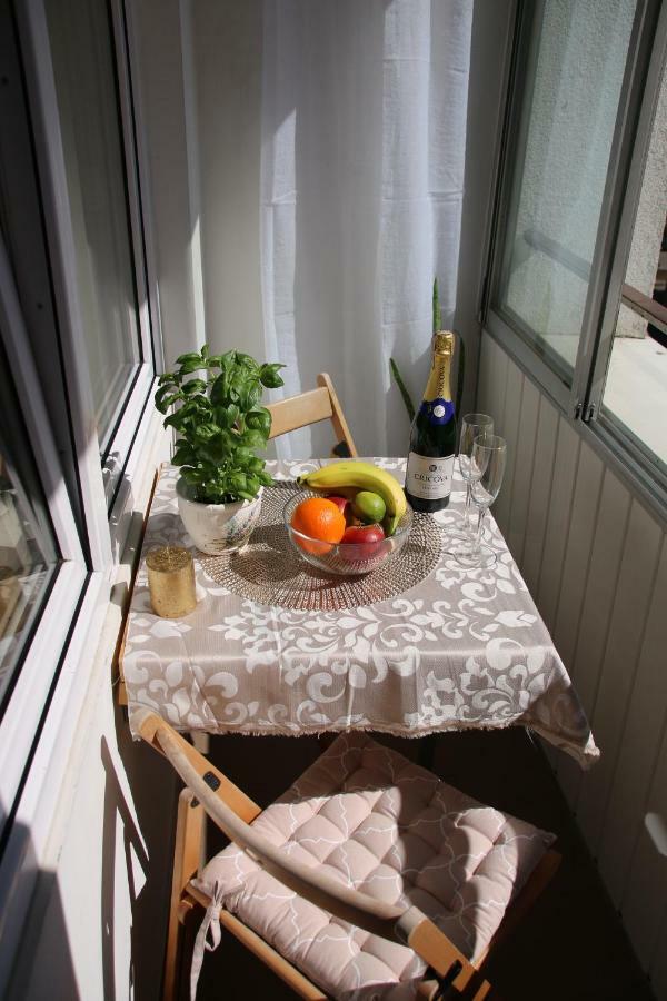 Stylish And Spacious By Cooee Apartments Warsawa Bagian luar foto