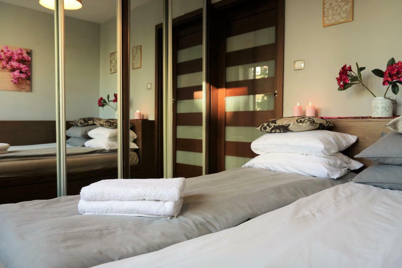 Stylish And Spacious By Cooee Apartments Warsawa Bagian luar foto