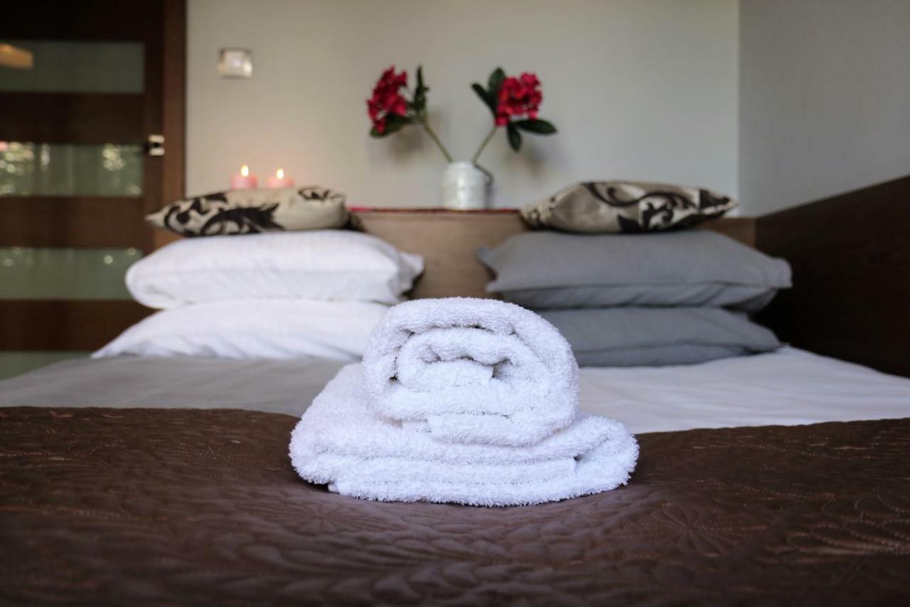 Stylish And Spacious By Cooee Apartments Warsawa Bagian luar foto