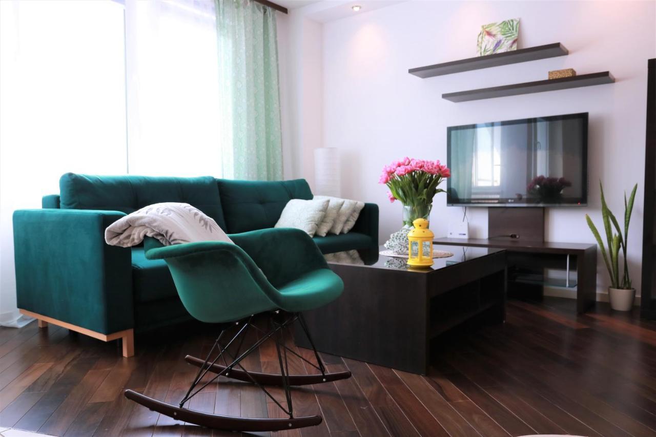 Stylish And Spacious By Cooee Apartments Warsawa Bagian luar foto
